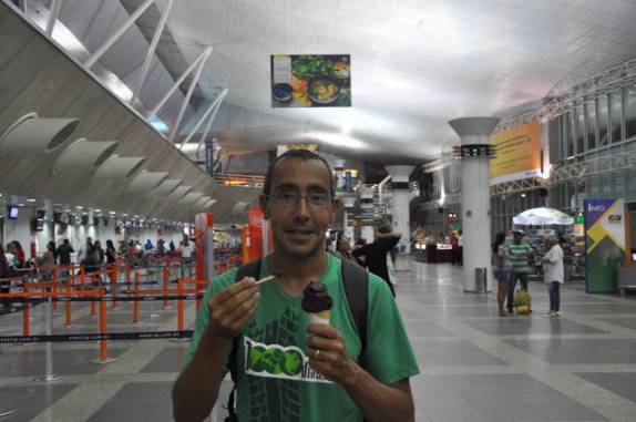 Sorvete de Açaí no aeroporto de Belém - PA. Rumo à Macapá!